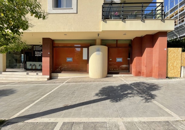 VIA NAZIONALE - LOCALE COMMERCIALE di mq 245