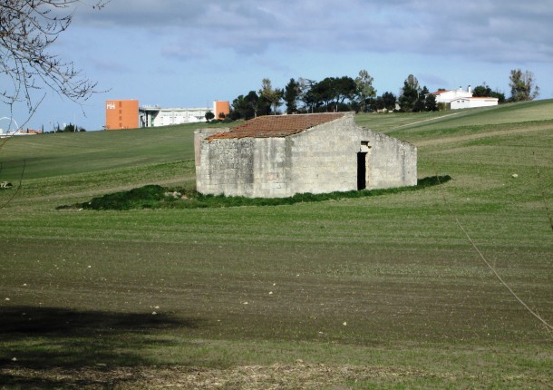 ADIACENTE IPERCOOP - RUSTICO CON TERRENO