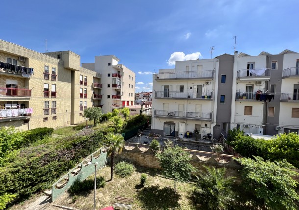ZONA NORD - ABITAZIONE CON  GARAGE