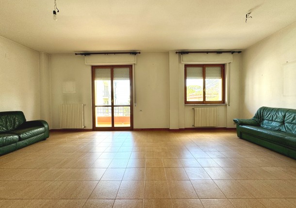 VIA E. DE MARTINO - ABITAZIONE con GIARDINO, MANSARDA,TERRAZZA, TAVERNETTA e GARAGE