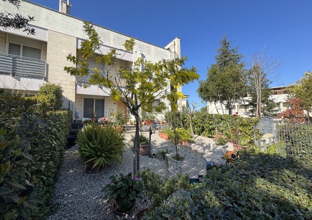 ECOPOLIS con GIARDINO, TAVERNETTA e GARAGE