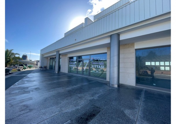 MATERA NORD - LOCALE COMMERCIALE DI 225 MQ