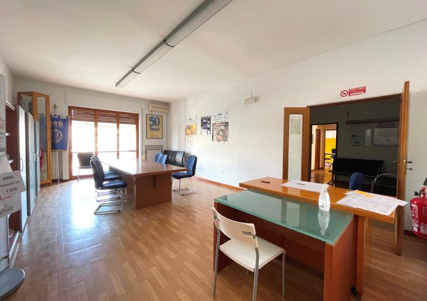 APPARTAMENTO CON DOPPIO INGRESSO - LOCATO CON OTTIMA RENDITA