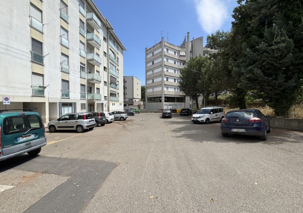 QUADRILOCALE con ASCENSORE e CANTINA